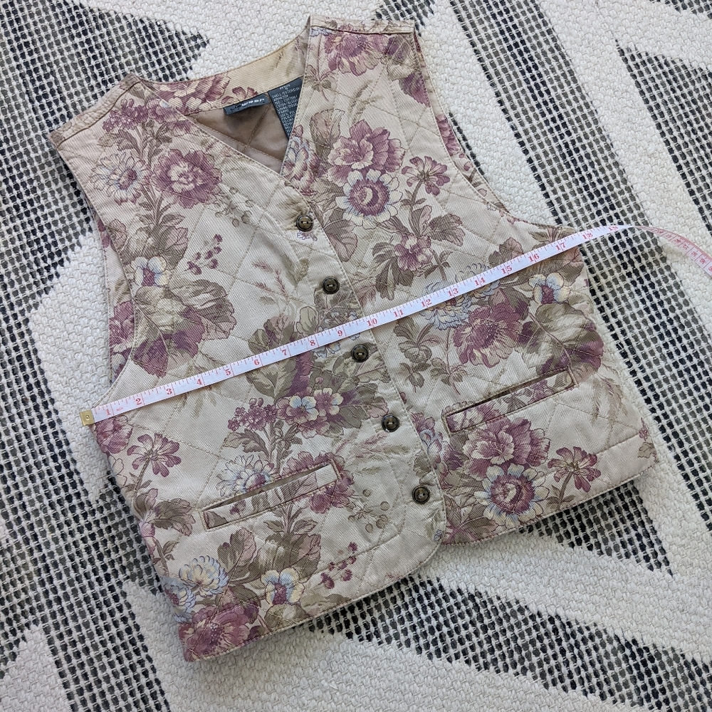 Liz Wear vintage quilted floral vest - Picture 7 of 9